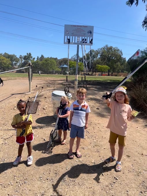 4 happy kids