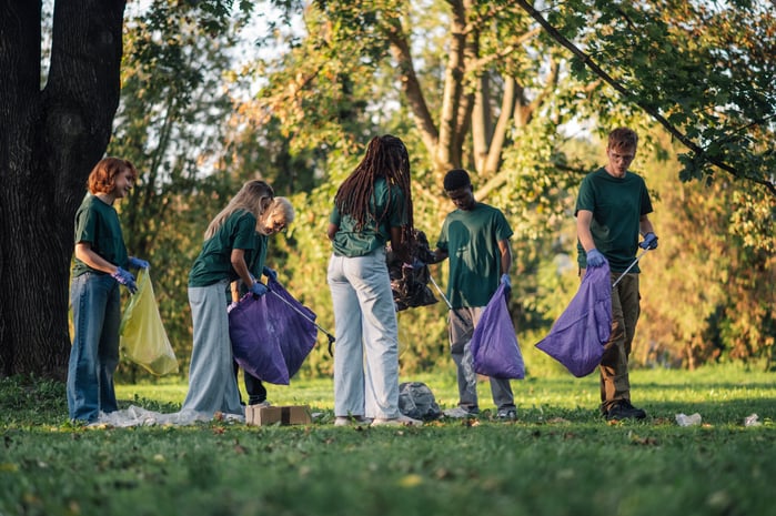 picking-up-litter-in-park